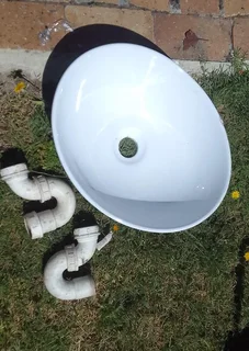 White porcelain basin - small - R300