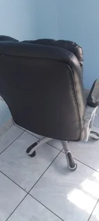 Office chair - needs recovering - R50