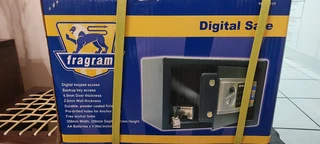 Fragram Digital Safe - R900