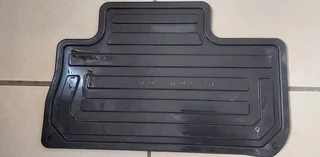 Freelander 2 Rubber Load Space Mat and one Floor Mat - R600