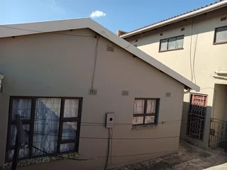 One room to rent in D section Umlazi.