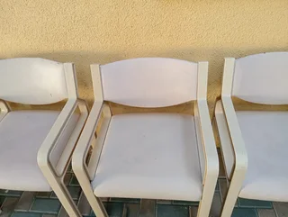 9 Chairs