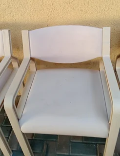 9 Chairs