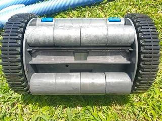 Kreepy Krauly Dominator pool cleaner