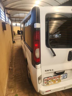 2010 Opel Vivaro MPV/Bus