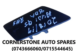 2018/2019 Audi Q5 (8a0) Right Side Tow Hook Cover