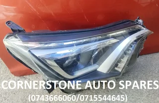 2015-2018 Toyota Rav4 Right Side Headlight