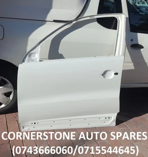 2010-2015 Vw Tiguan (5n0) Left Front Door