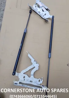 MERCEDES W204 BONNET HINGE AND SHOCK