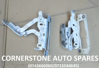 MERCEDES W204 BONNET HINGE AND SHOCK