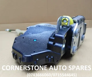 TOYOTA COROLLA XR LEFT FRONT DOOR LOCK