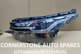 2022 TOYOTA FORTUNER LEFT SIDE HEADLIGHT