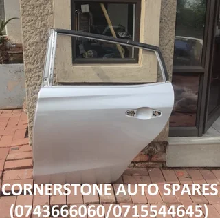 2020 Toyota Yaris Left Rear Door