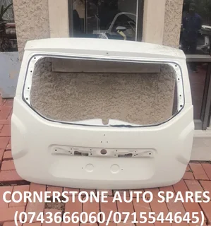 Renault Duster Tailgate