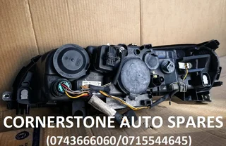 2005-2007 VOLVO V70,XC70 XENON RIGHT SIDE HEADLIGHT