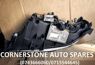 2005-2007 VOLVO V70,XC70 XENON RIGHT SIDE HEADLIGHT