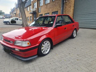 Mazda 323 Sedan (160i)