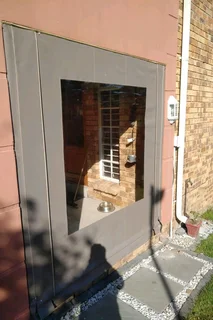 Canvas Patio and Lapa roller blinds and awnings