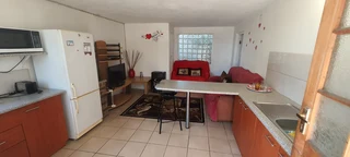 ⁸Student Accommodation: Parow -short term rental Dec/Jan