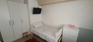 ⁸Student Accommodation: Parow -short term rental Dec/Jan