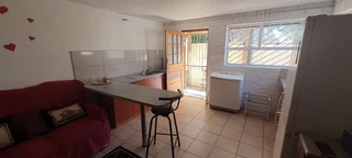 ⁸Student Accommodation: Parow -short term rental Dec/Jan
