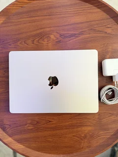 2022 13” MacBook Air M2 Chip | 8C CPU | 8C GPU | 8GB Unified RAM | 512GB SSD | Starlight