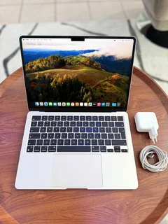 2022 13” MacBook Air M2 Chip | 8C CPU | 8C GPU | 8GB Unified RAM | 512GB SSD | Starlight