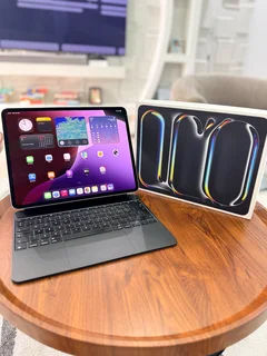 2024 13” iPad Pro M4 | 512GB Storage | Wi-Fi &amp; Cellular | Magic Keyboard