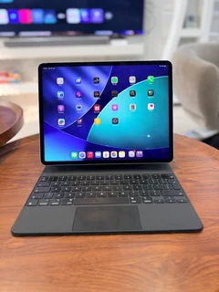 12.9” iPad Pro M1 (5th Gen) | 256GB Storage | Wi-Fi Only | Magic Keyboard