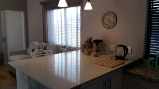 Studio Apt. BATCHELOR UNIT in Sunset Beach village Milnerton Near Shops Myciti CT Beach ⛱️ CenturyC