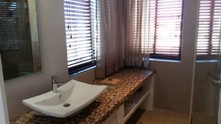 Studio Apt. BATCHELOR UNIT in Sunset Beach village Milnerton Near Shops Myciti CT Beach ⛱️ CenturyC