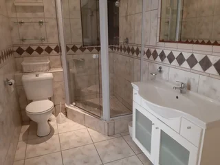 Bedroom-en-suite Hse-share in beach village of Milnerton in Sunset Beach.  Near Shops Myciti CT CenC