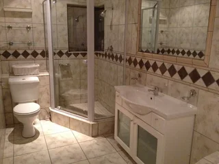 Beach Hse-share BedrEnsuite in SUNSET BEACH village Milnerton Near Shops Myciti CT Century City