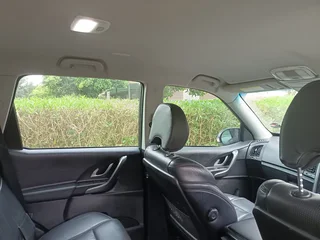 2017 Mahindra XUV500 awd W8