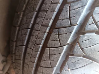 2017 Mahindra XUV500 awd W8