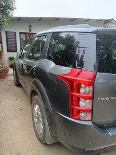 2017 Mahindra XUV500 awd W8