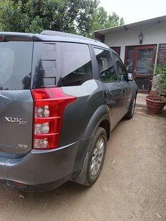 2017 Mahindra XUV500 awd W8