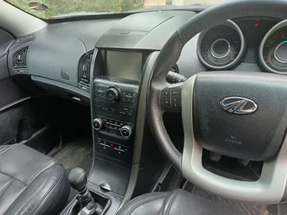 2017 Mahindra XUV500 awd W8