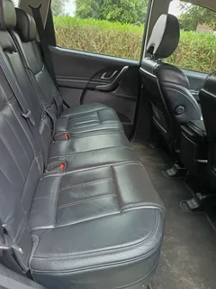 2017 Mahindra XUV500 awd W8