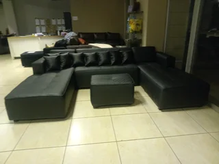 U-SHAPE - Ad posted by Ingrid Luus