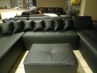 U-SHAPE - Ad posted by Ingrid Luus