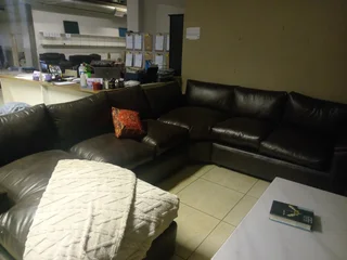 Elephant Lounge Suite