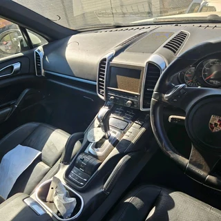 2011 PORSCHE CAYENNE V6 PETROL FOR SALE PLEASE READ