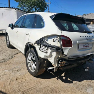 2011 PORSCHE CAYENNE V6 PETROL FOR SALE PLEASE READ