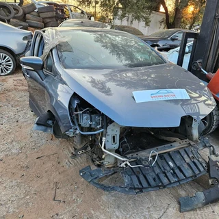 2016 Renault Clio 900t stripping as spares