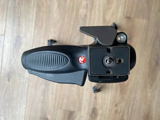 Manfrotto Carbon Fibre 3-Section Tripod with Manfrotto Light Duty Joystick Grip Ball Head