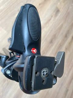 Manfrotto Carbon Fibre 3-Section Tripod with Manfrotto Light Duty Joystick Grip Ball Head