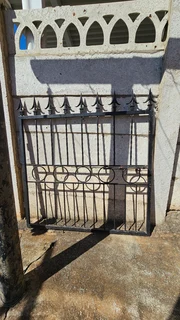 Gate for sale approx 185 cm length &amp; 100cm width_R2000.00