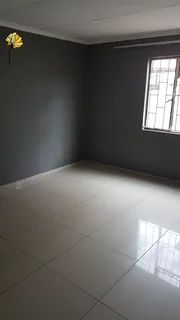 Very large room to rent at Grobler Park - Roodepoort near Marcel Walk shopping centre