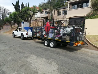 Bakkie for hire0837102594